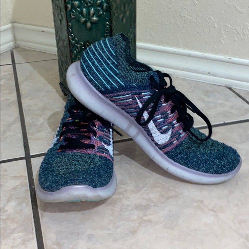 Women Nike running shoes